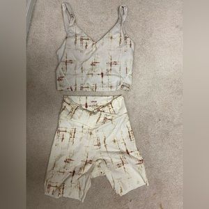 XS workout set- cropped tank with built in sports bra and crossover 4’ shorts